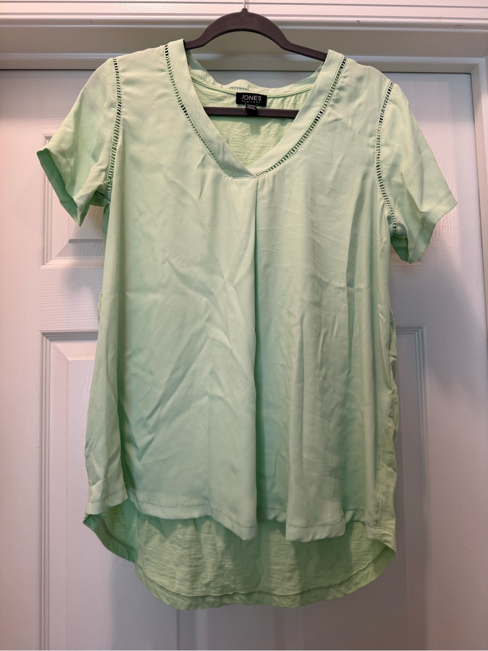 Jones New York Mint Green V-Neck Short-Sleeve Top